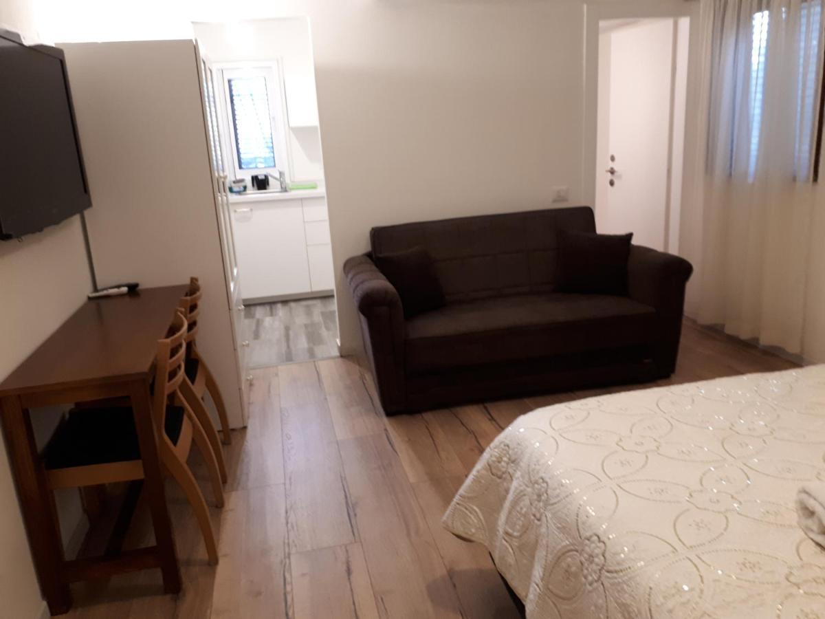 Etty'S House Hotel Petach Tikva ภายนอก รูปภาพ