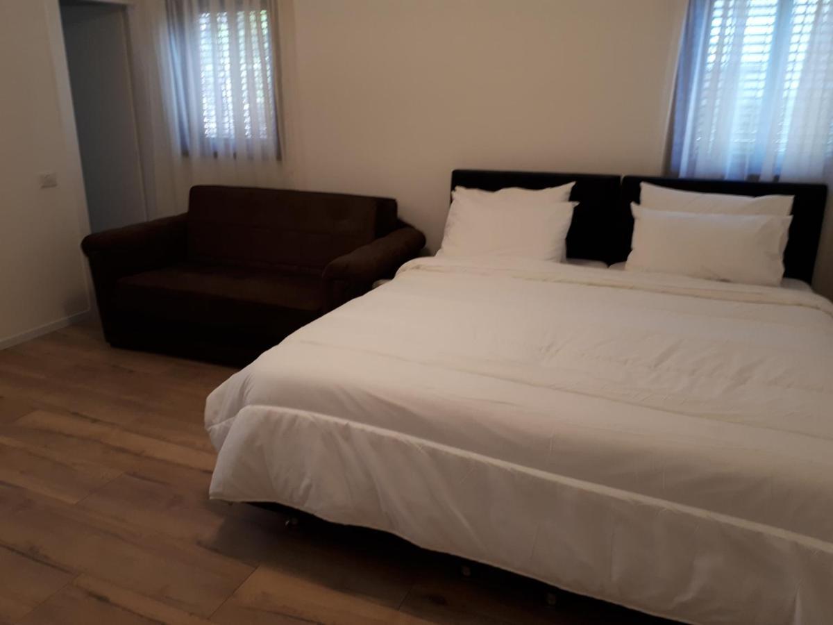 Etty'S House Hotel Petach Tikva ภายนอก รูปภาพ