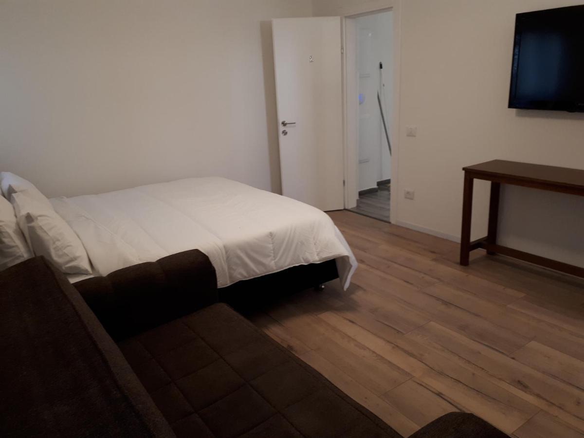 Etty'S House Hotel Petach Tikva ภายนอก รูปภาพ